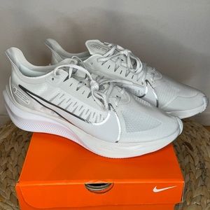 NIKE Zoom Gravity Brand New Original US 10,5